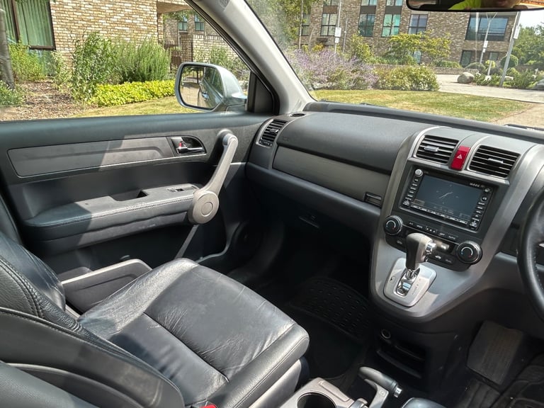 Honda CRV-EX automatic 2.0 petrol,panoramic roof,leather ,cruise control,full history,2 owners,2keys