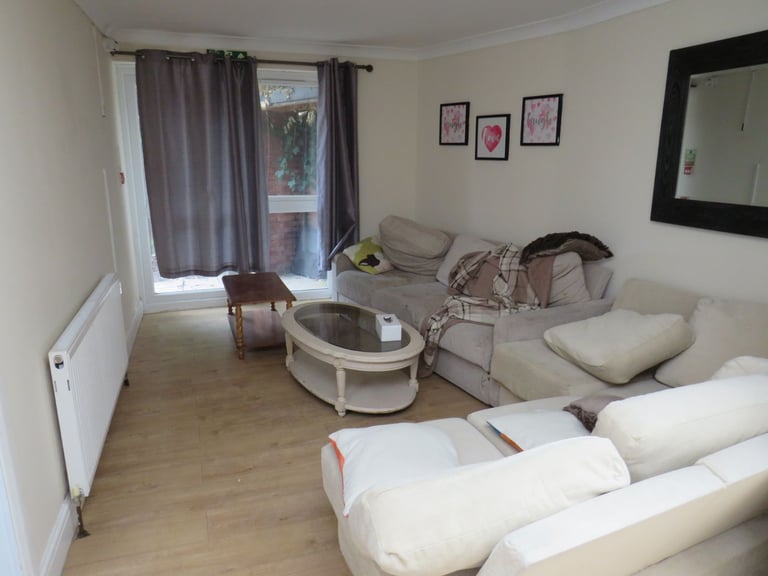 5 bedroom 3 bath house for rent in Southall UB2