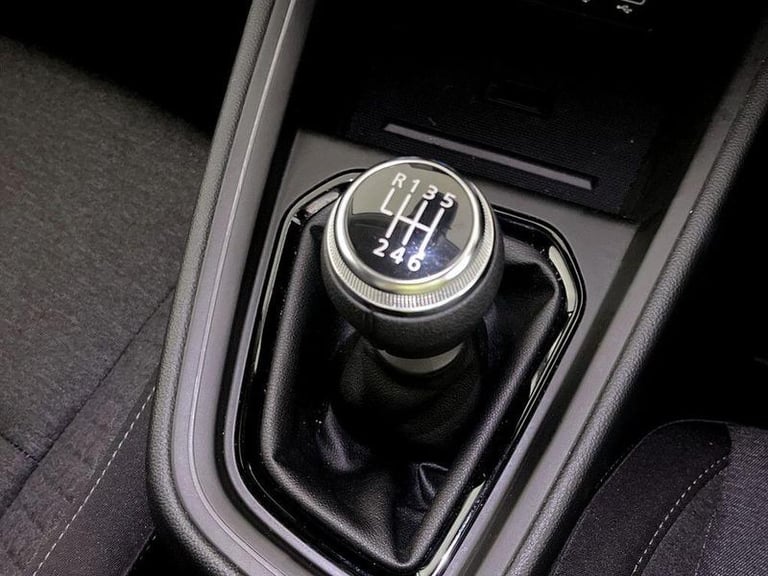 2022 Renault Clio 1.0 TCe Iconic Edition Euro 6 (s/s) 5dr Manual Hatchback Petrol Manual