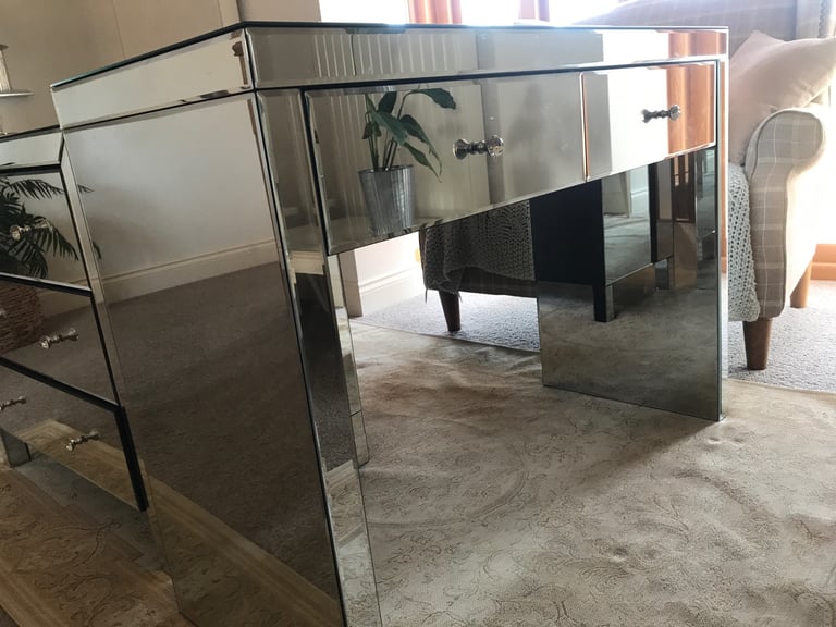 image for Mirrored dressing table 