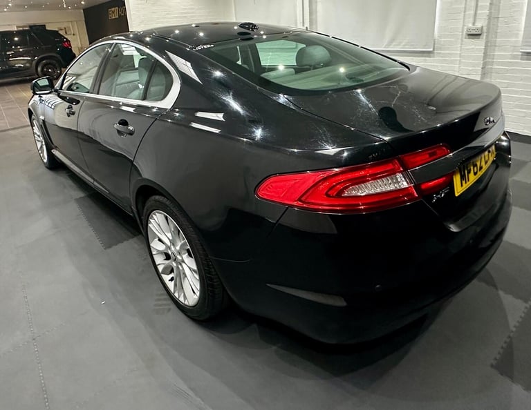 2012 Jaguar XF 2.2d Luxury 4dr Auto SALOON DIESEL Automatic
