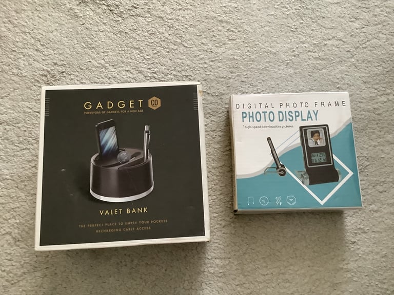 Small Digital photo holder & remote/ phone holder £4 for the pair 