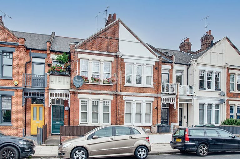 image for 2 bedroom flat in Rathcoole Gardens, London, N8