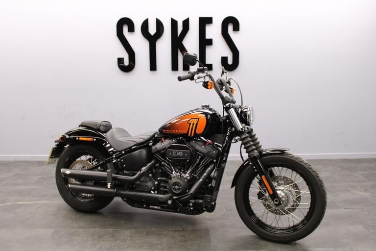 2021 Harley-Davidson FXBBS Softail Street Bob in Vivid Black