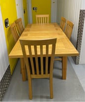 Oak Extendable Dining Room Table & 6 Chairs
