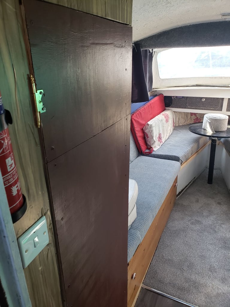 Boat dawncraft 22ft river cruiser 