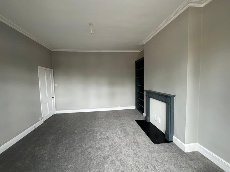 King-Size Room for Rent – Ideal for Couples