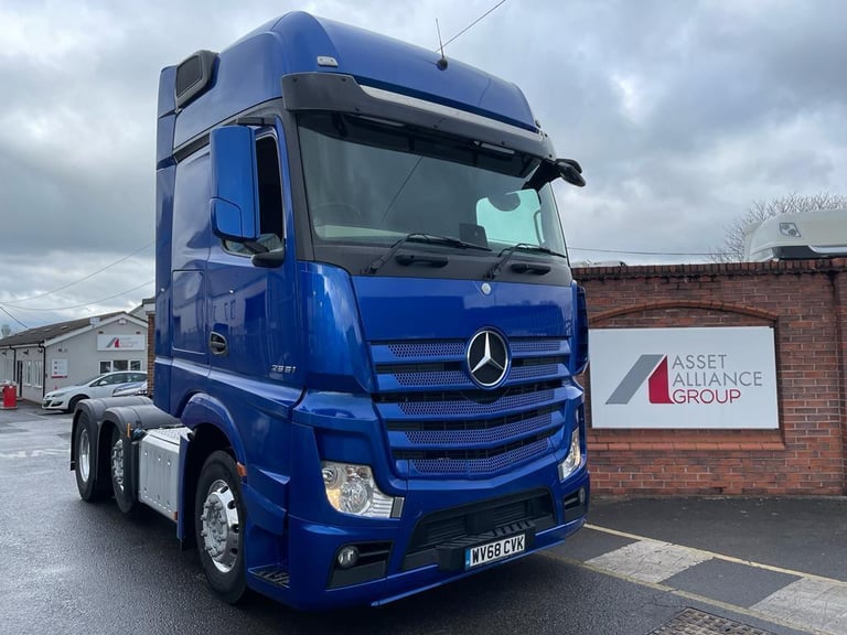 Mercedes-Benz Actros2551 gigga space tractor unit 388k klms NEW STOCK