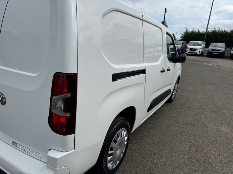 2021 Vauxhall Combo 1.5 Turbo D 2300 Sportive Panel Van 6dr Diesel Manual L2 H1 Euro 6 (100 ps) P...