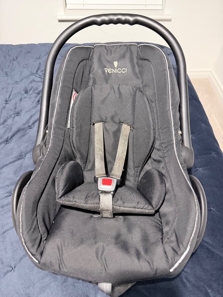 Venicci baby car seat 
