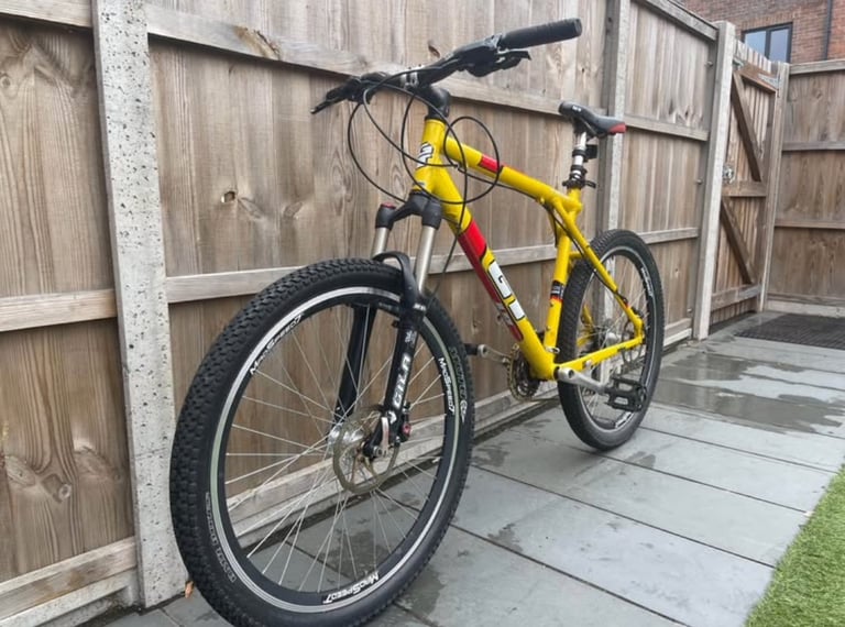 GT mountain bike aggressor 2 