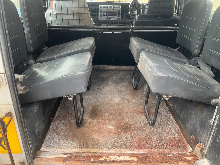Land Rover, DEFENDER 90 G4 LE, Estate, 2004, 2495 (cc), 5 doors