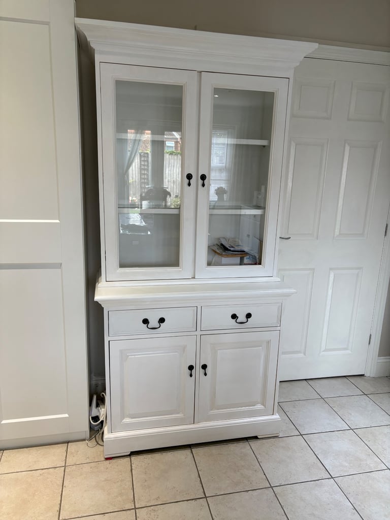 image for White dresser for sale 