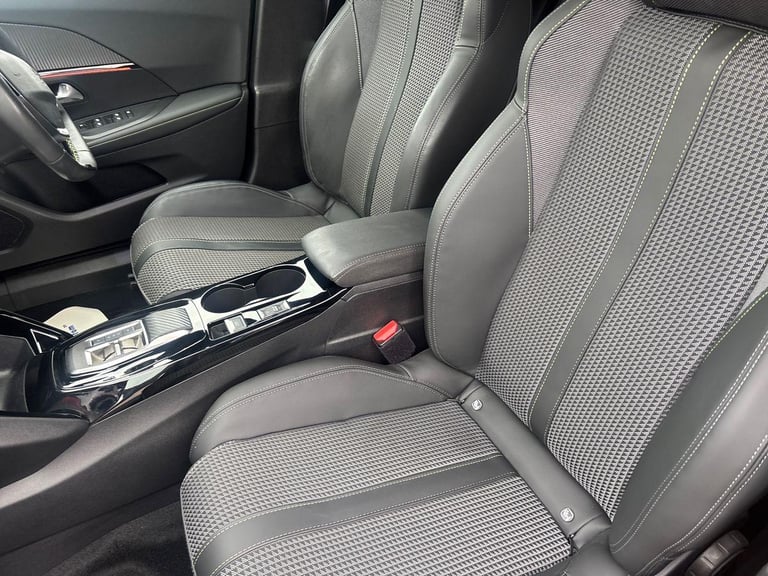  Peugeot 2008 SUV 1.2 Puretech Gt Suv 5dr Petrol Eat Euro 6 s/s 130 Ps Petrol