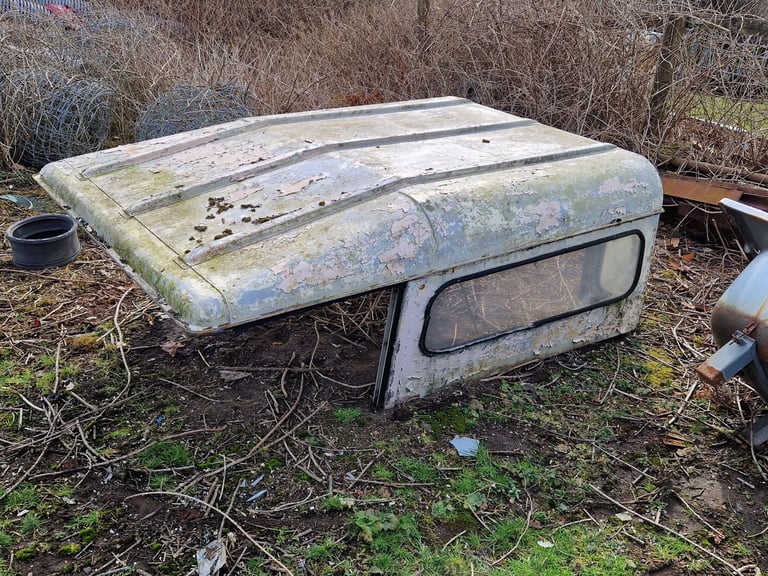 image for 88 land rover hardtop and door.