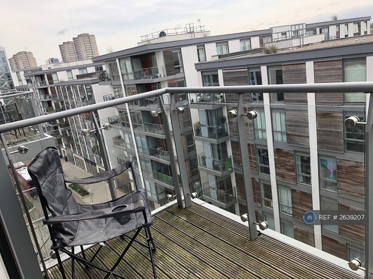 1 bedroom flat in Burgoyne House, Brentford, TW8 (1 bed) (#2639207)