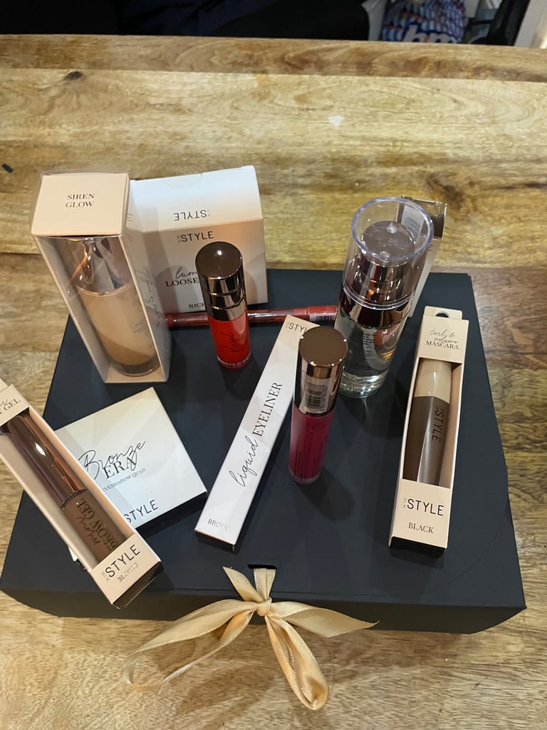 Make up gift boxes