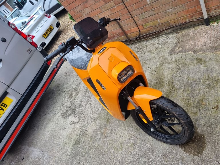 V MOTO ELECTRIC SCOOTER