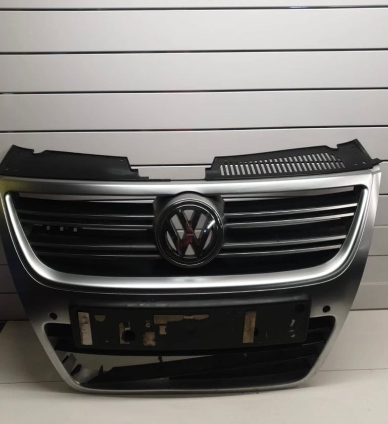 Volkswagen Passat R36 V7 3.6 CHROME 2006-2009 Front Bumper Grille VW LOGO