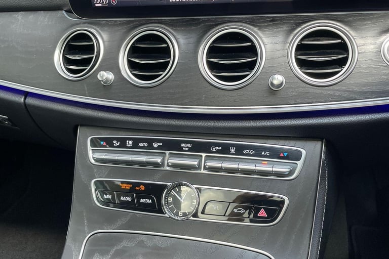  Mercedes-Benz E-Class 2.0 E300de 13.5kWh AMG Line (Premium Plus) Estate 5dr Diesel Plug-in Hybri...