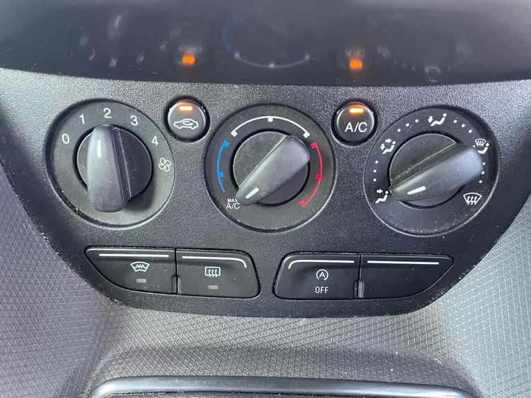 Ford TOURNEO CONNECT GRD ZETEC