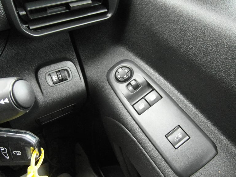 2021 Peugeot Partner 1.5 HDi  Pro  ( NO VAT ) Hdi SWB L1 Car Derived Van Diesel Manual