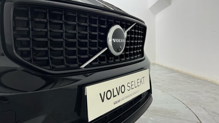 2024 Volvo XC40 Ultimate, B3 Mild hybrid, Petrol, Dark Estate Petrol Automatic