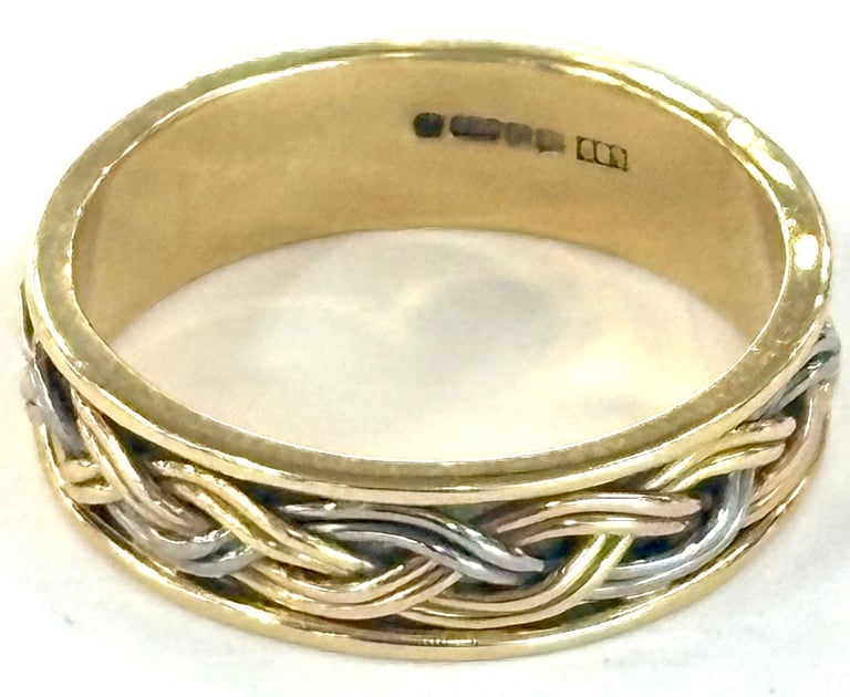 Solid 18ct gold celtic mens band ring