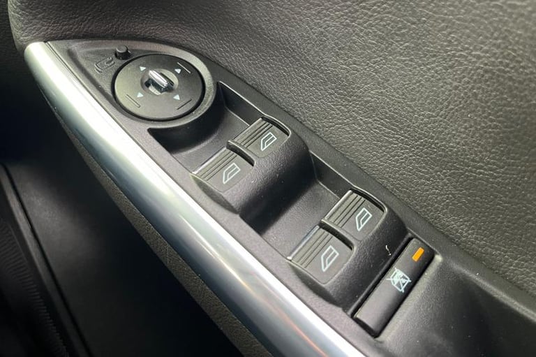 2013 Ford Focus 2.0T ST-3 5dr HATCHBACK PETROL Manual