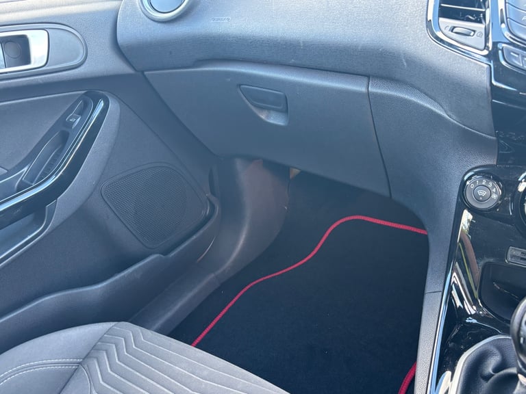 Ford, FIESTA, Hatchback, 2014, Manual, 1241 (cc), 3 doors