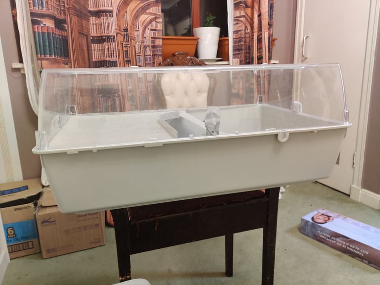 Animal cage in very good condition 