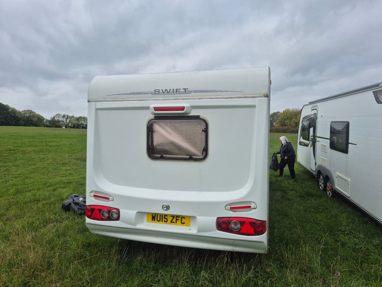 Swift charisma 560 2006 