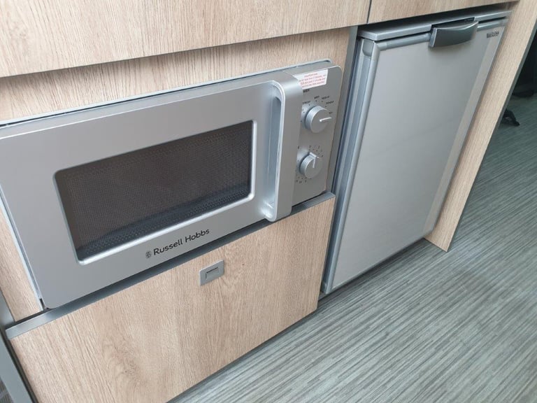 Wellhouse Maxus D7 LWB High Top