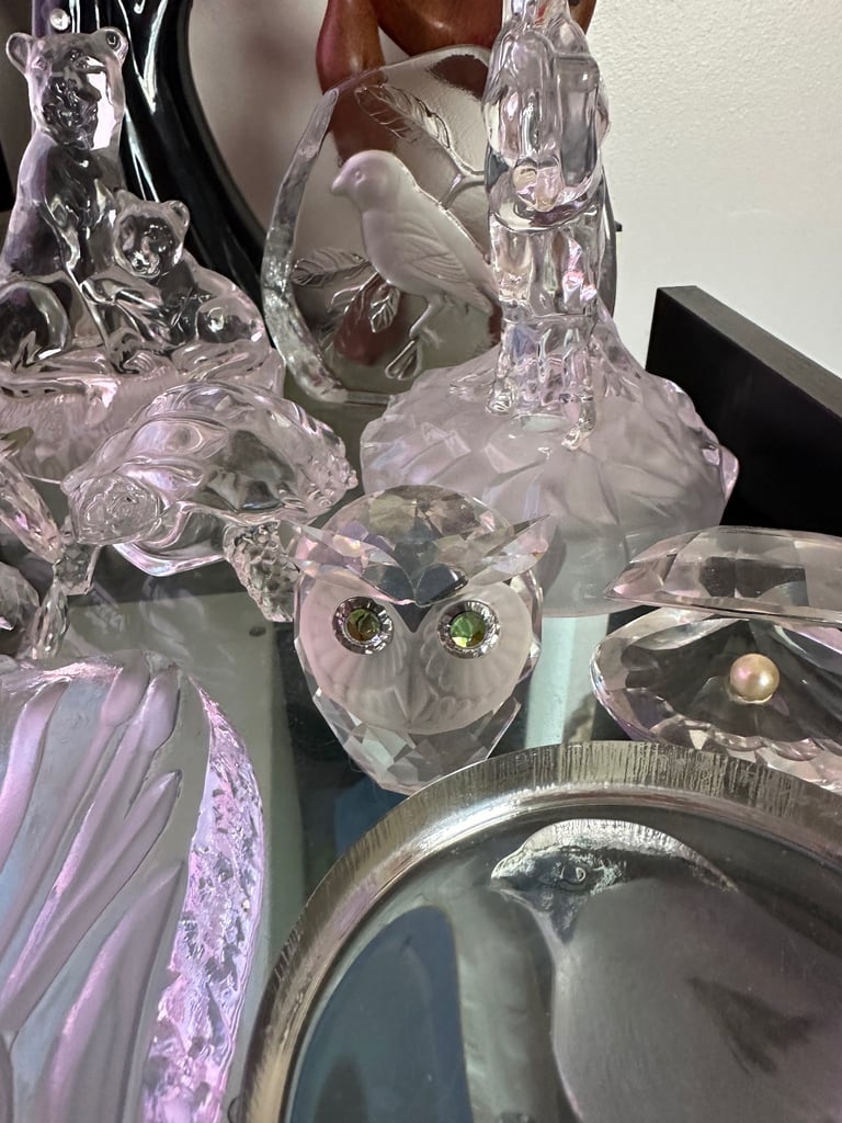 Glass and crystal ornaments. 