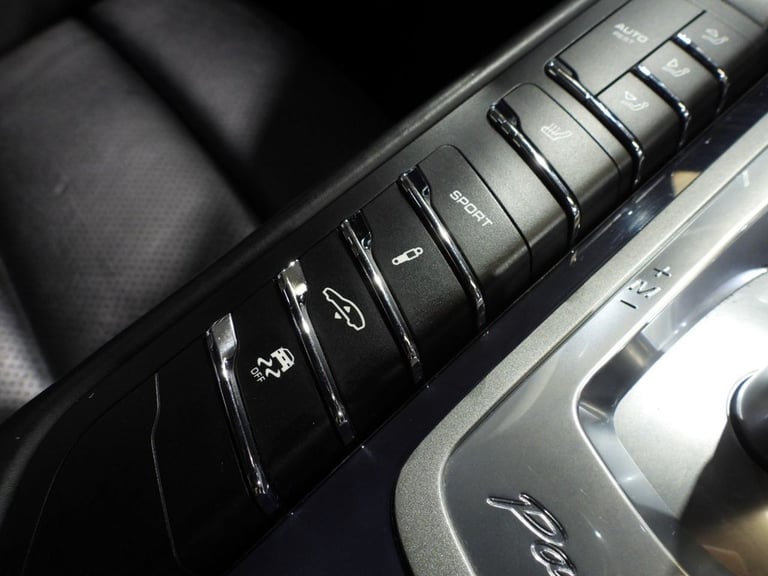 2013 63 PORSCHE PANAMERA 3.0D V6 HATCHBACK 5DR DIESEL TIPTRONICS EURO 5 (S/S) (2