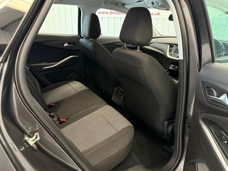2018 Vauxhall Grandland X 1.2 Turbo SE Euro 6 (s/s) 5dr HATCHBACK Petrol Manual