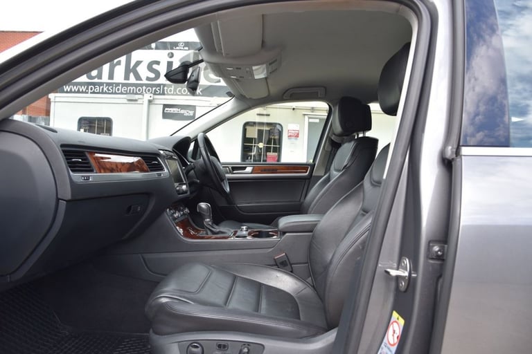 2013 Volkswagen Touareg 3.0h TSI V6 Hybrid SUV 5dr Petrol Hybrid Tiptronic 4WD Euro 5 (s/s) (333 ...