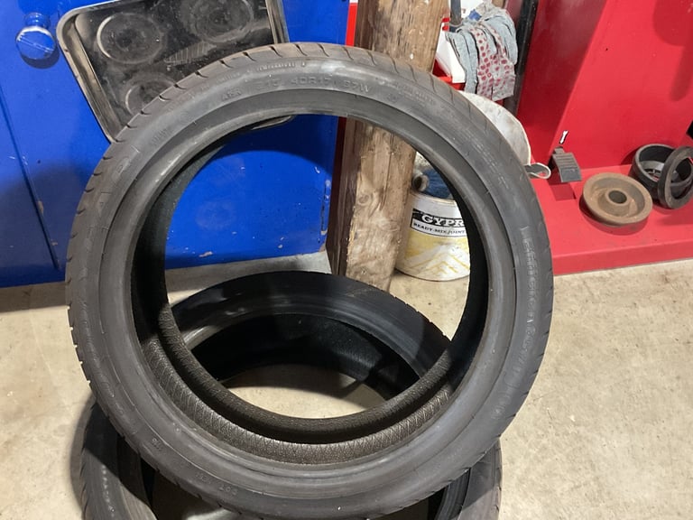 image for 215/40wr17 part worn tyres x2