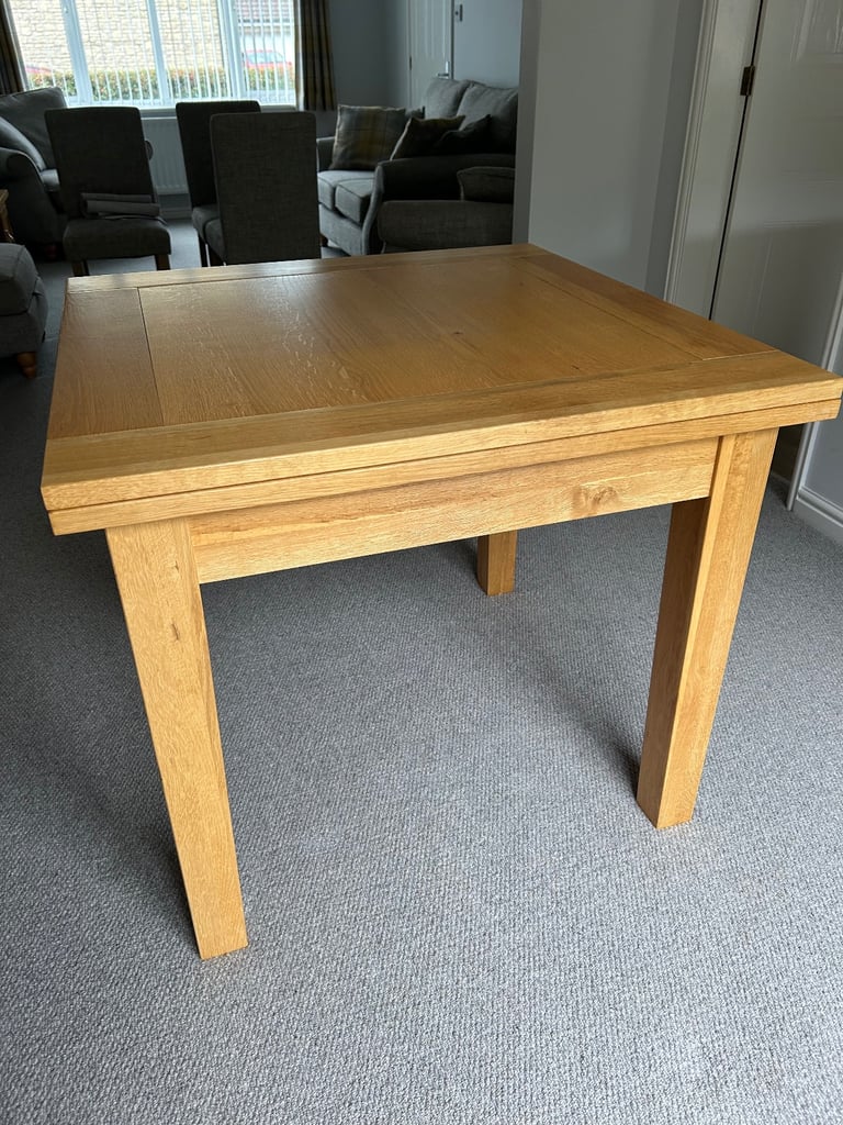 image for Oak extendable dining table