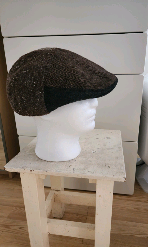 D&Y Flat Cap M-L various great patterns.