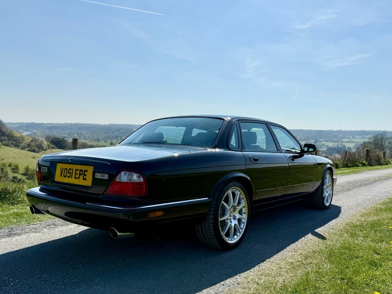 2002/51 JAGUAR XJR 100 SUPERCHARGED / ONE OF 82 IN THE UK / TWO OWNERS FROM NEW 