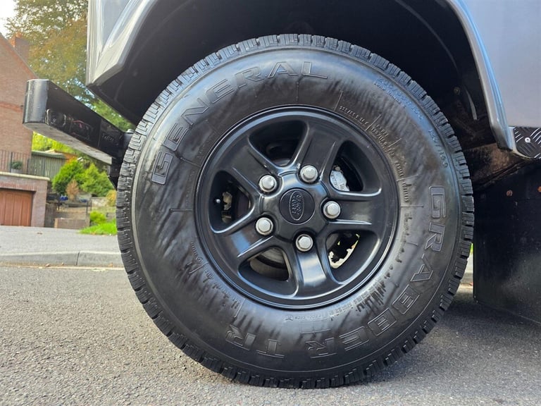 2010 Land Rover Defender 90 2.4 TDCi Hard Top SUV 4WD SWB Euro 4 3dr SUV Diesel Manual