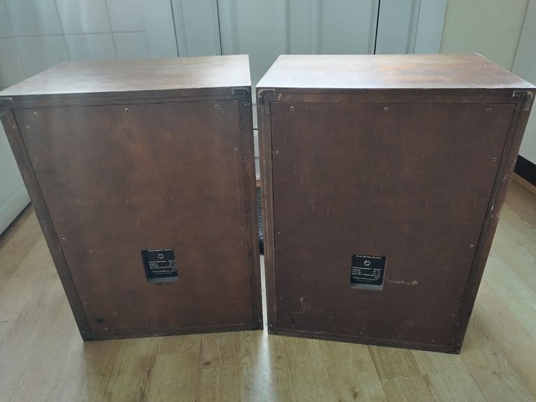 Akai speakers