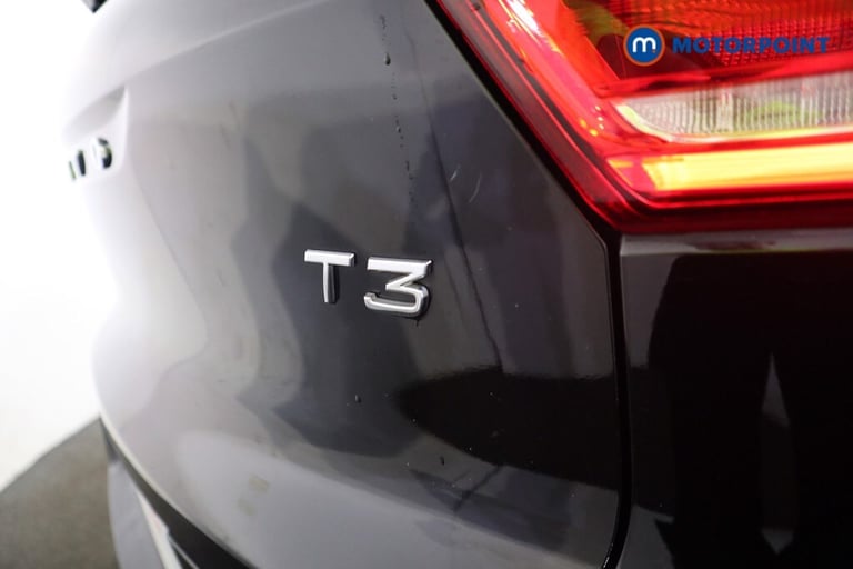 2021 Volvo XC40 1.5 T3 [163] R DESIGN 5dr SUV Petrol Manual