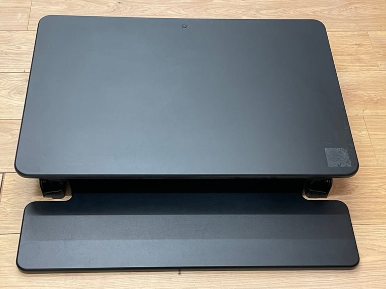 Yo-Yo Height Adjustable Standing Desk