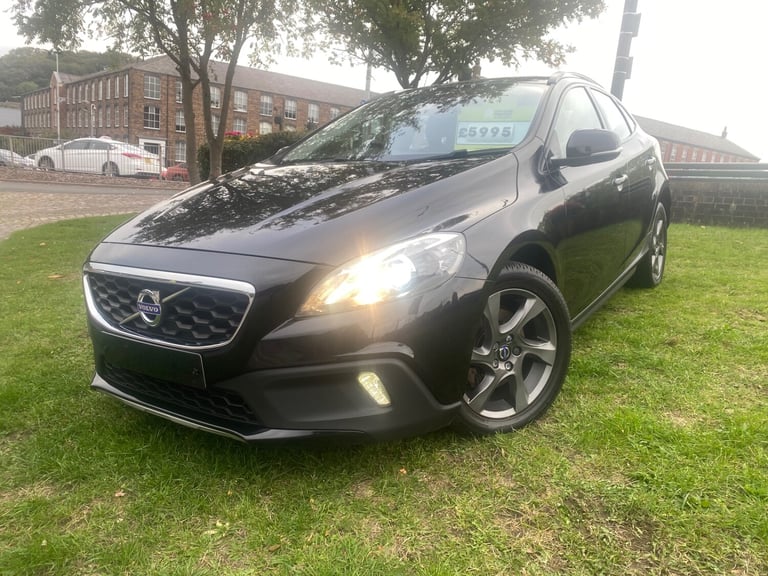 2015 Volvo V40 D2 Cross Country Lux 5dr Powershift HATCHBACK Diesel Automatic