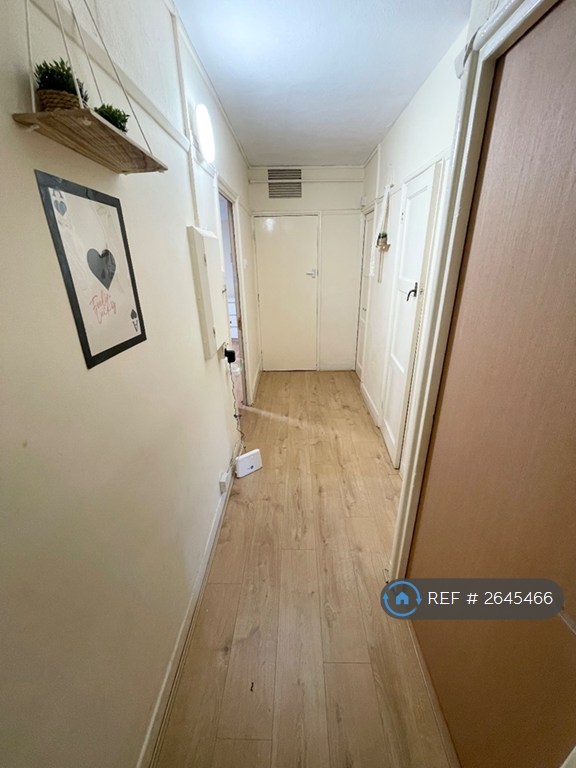 1 bedroom in Shere House, London, SE1 (#2645466)