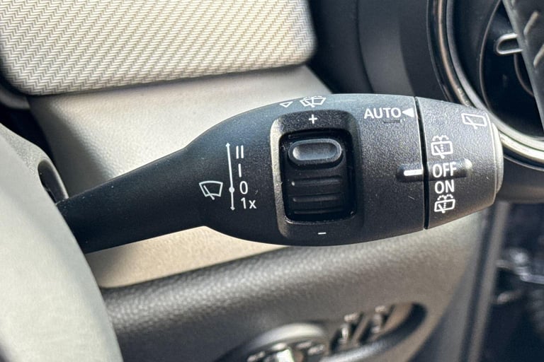 2022 MINI Hatch 1.5 Cooper Exclusive Hatchback 3dr Petrol Steptronic Euro 6 (s/s) (136 ps) HATCHB...