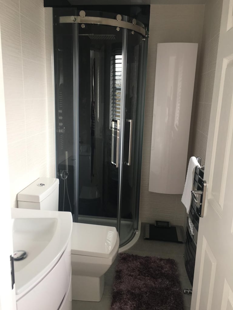 image for Quadrant shower enclosure 