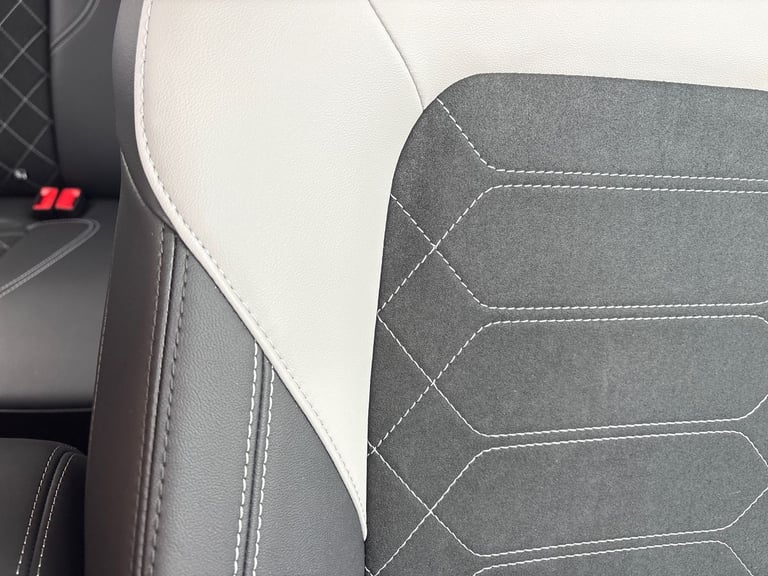 2025 Ford Puma Puma Gen-E Premium 5 Door 43 kWh Standard Range 1 Speed Automatic 5 Door ELECTRIC ...